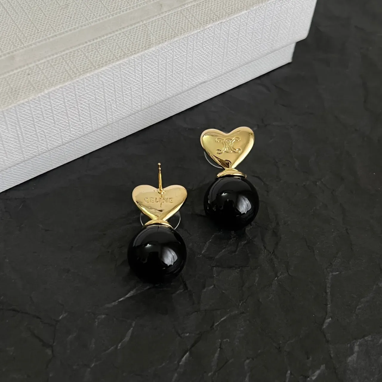 Celine Triomphe Boucles d'oreilles Cœur et Perles Noires 3