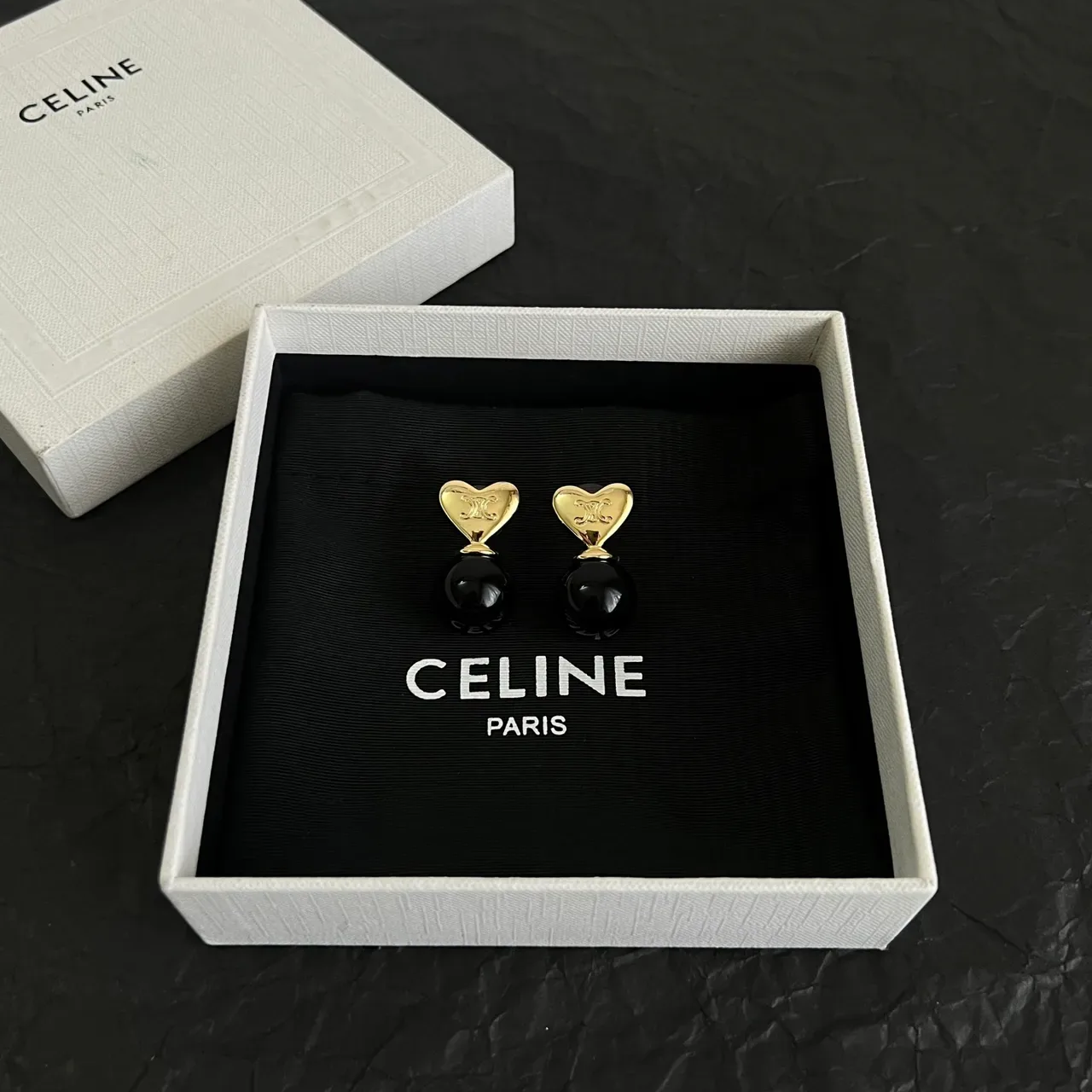 Celine Triomphe Boucles d'oreilles Cœur et Perles Noires 5