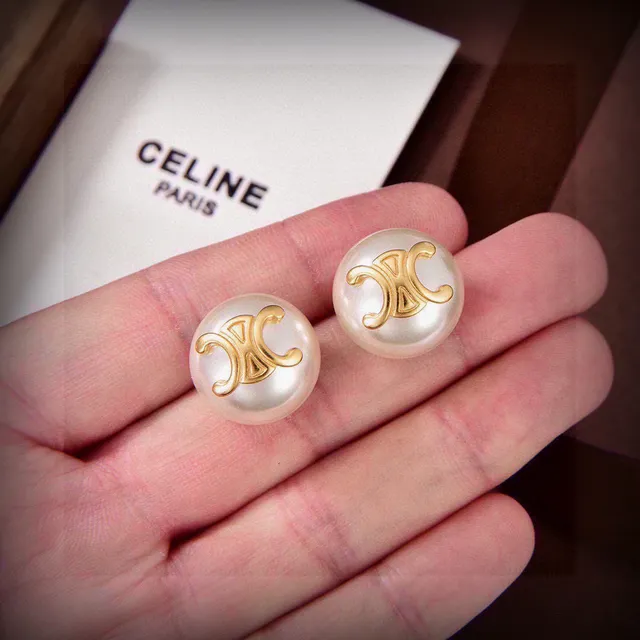 Celine Triomphe لؤلؤي وذهبي اللون لوجو أقراط تثبيت 2