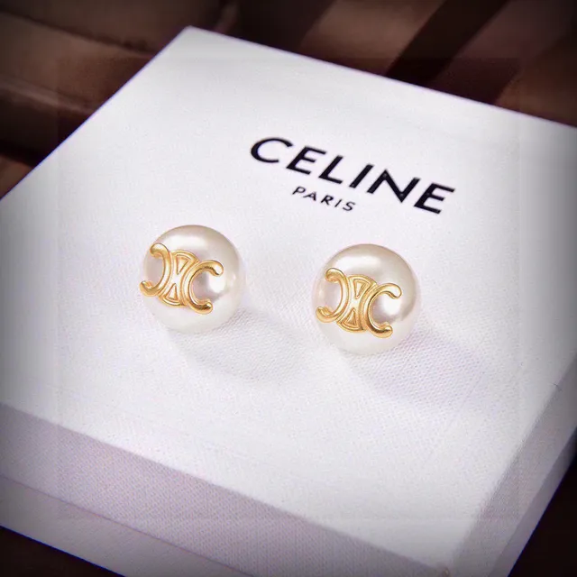 Celine Triomphe لؤلؤي وذهبي اللون لوجو أقراط تثبيت 4