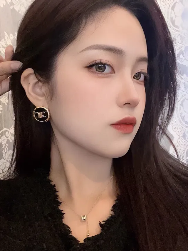 Celine Triomphe White Enamel and Gold-Tone Scalloped Stud Earrings 7