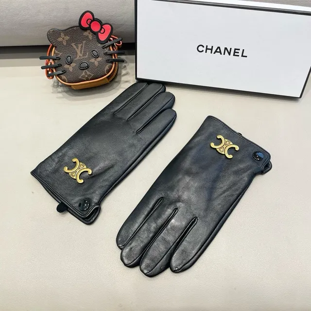 Chanel Black Gold Smooth Interlocking CC Hardware Leather Gloves 5