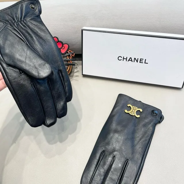 Chanel Black Gold Smooth Interlocking CC Hardware Leather Gloves 6