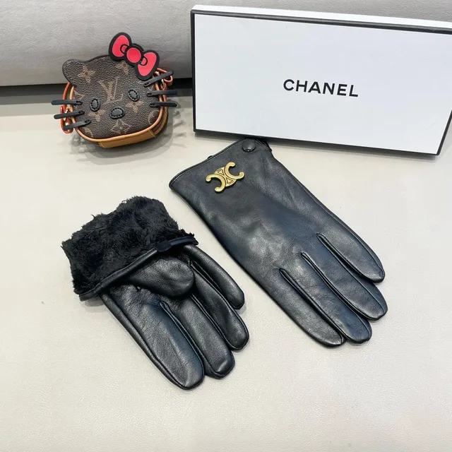 Chanel Black Gold Smooth Interlocking CC Hardware Leather Gloves 7