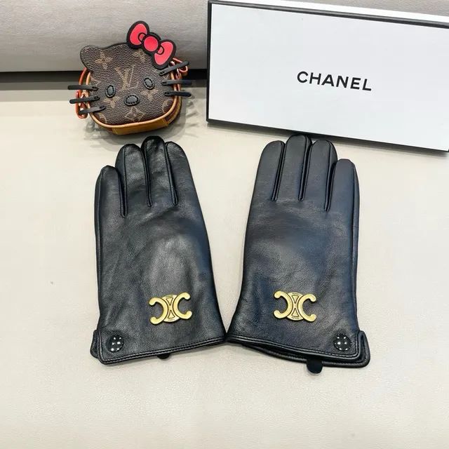 Chanel Black Gold Smooth Interlocking CC Hardware Leather Gloves 9