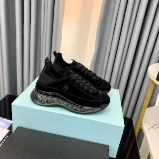 Chanel 黑色透明天鹅绒鞋面气泡鞋底生活方式运动鞋