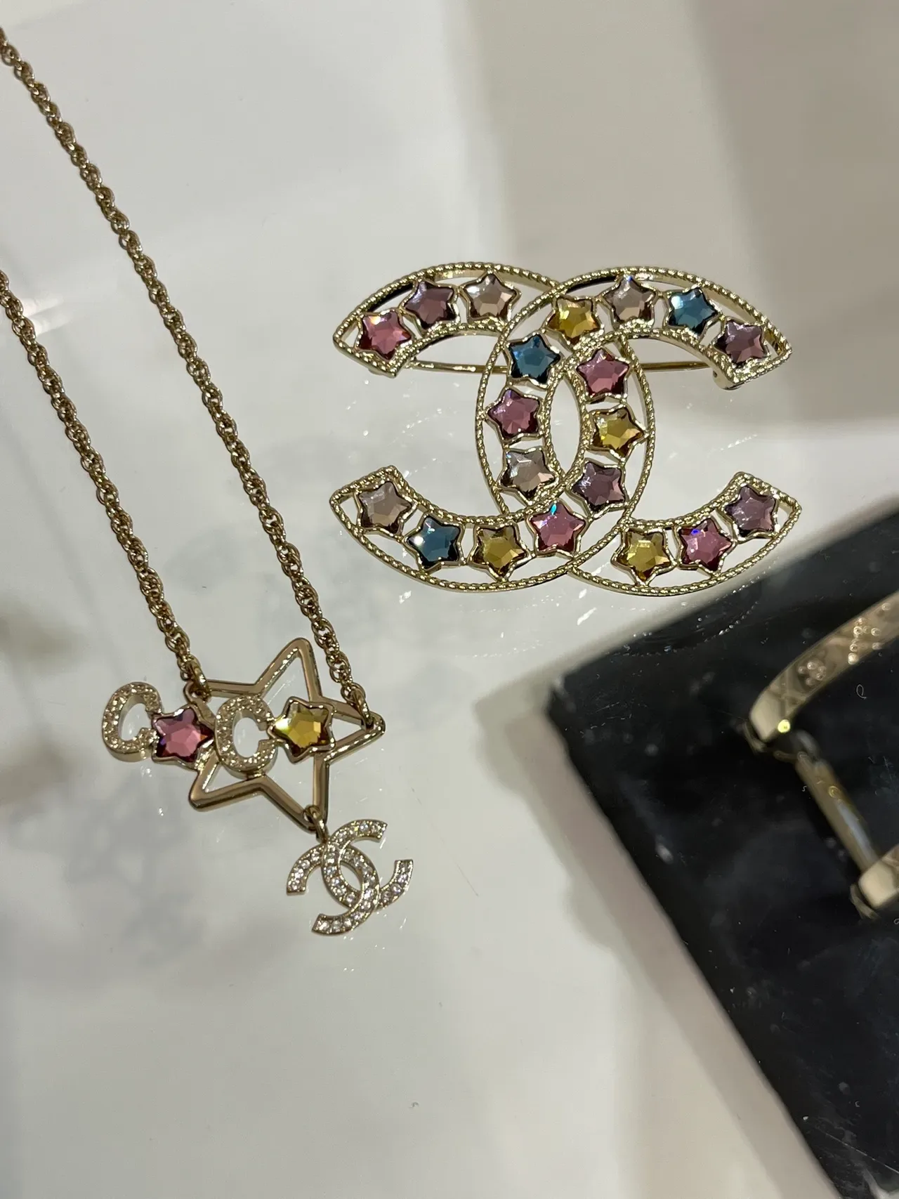 Chanel CC Broche Estrela Cristal Multicolor Dourado 4