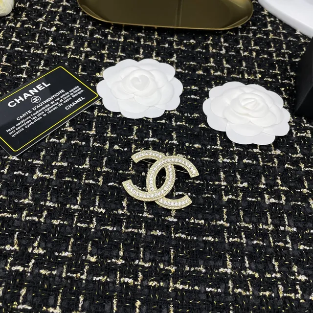 Chanel CC Brooch Pavé Crystal Gold-Tone Brooches 2