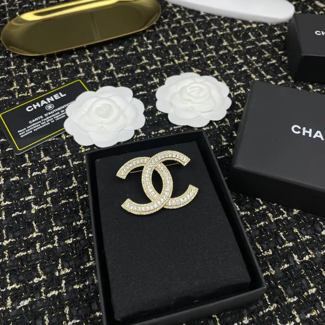Chanel CC Brooch Pavé Crystal Gold-Tone Brooches 3