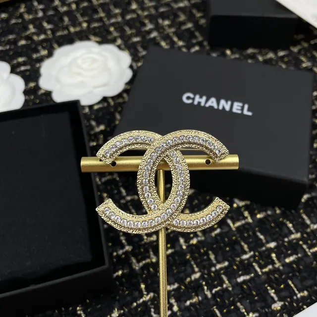 Chanel CC Brooch Pavé Crystal Gold-Tone Brooches 4