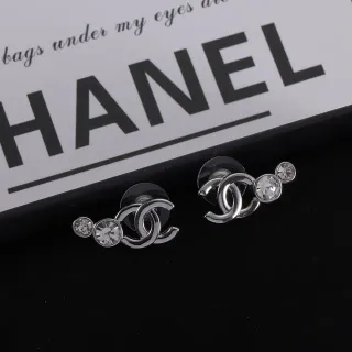 Chanel CC 水晶耳钉