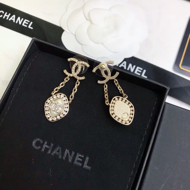 Chanel CC Boucles d'oreilles pendantes dorées beige métal incrustées de cristal bord 4