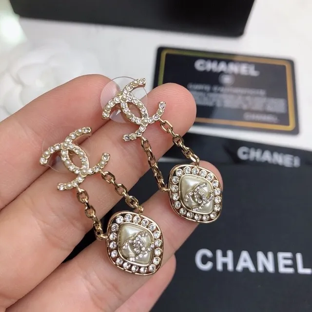 Chanel CC Boucles d'oreilles pendantes dorées beige métal incrustées de cristal bord 5