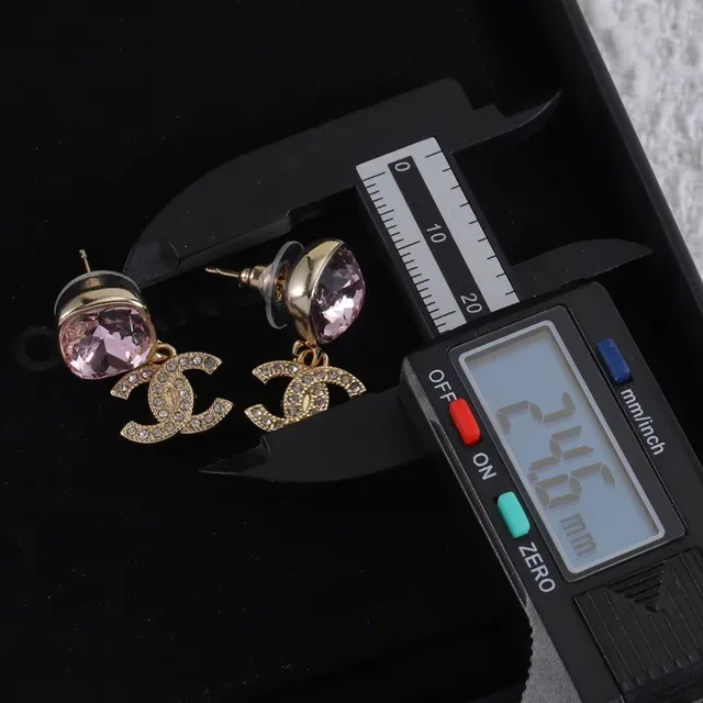 Chanel CC Drop Brincos Dourado Rosa com Cristais Cushion-Cut e Pavé com Logo 2