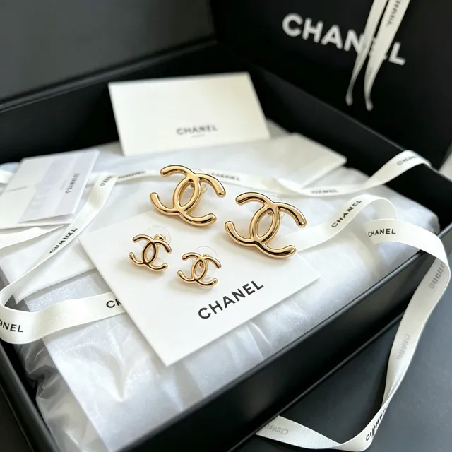 Chanel CC Gold Transparent Interlocking Logo Earrings 4