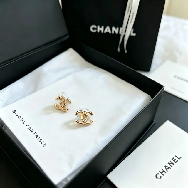 Chanel CC Gold Transparent Interlocking Logo Earrings 8