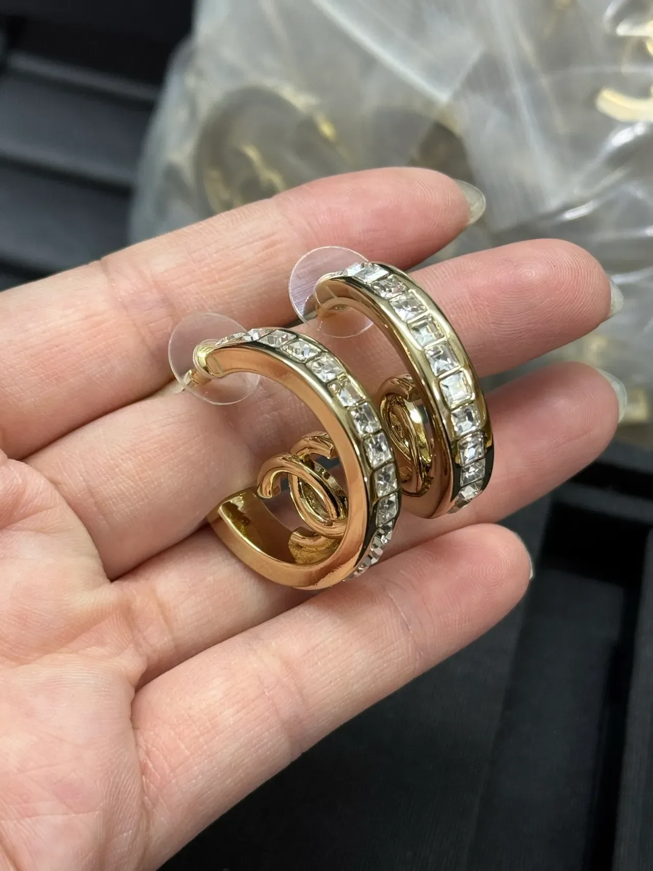 Chanel CC 圈耳 晶钻镶嵌 金色耳环 3