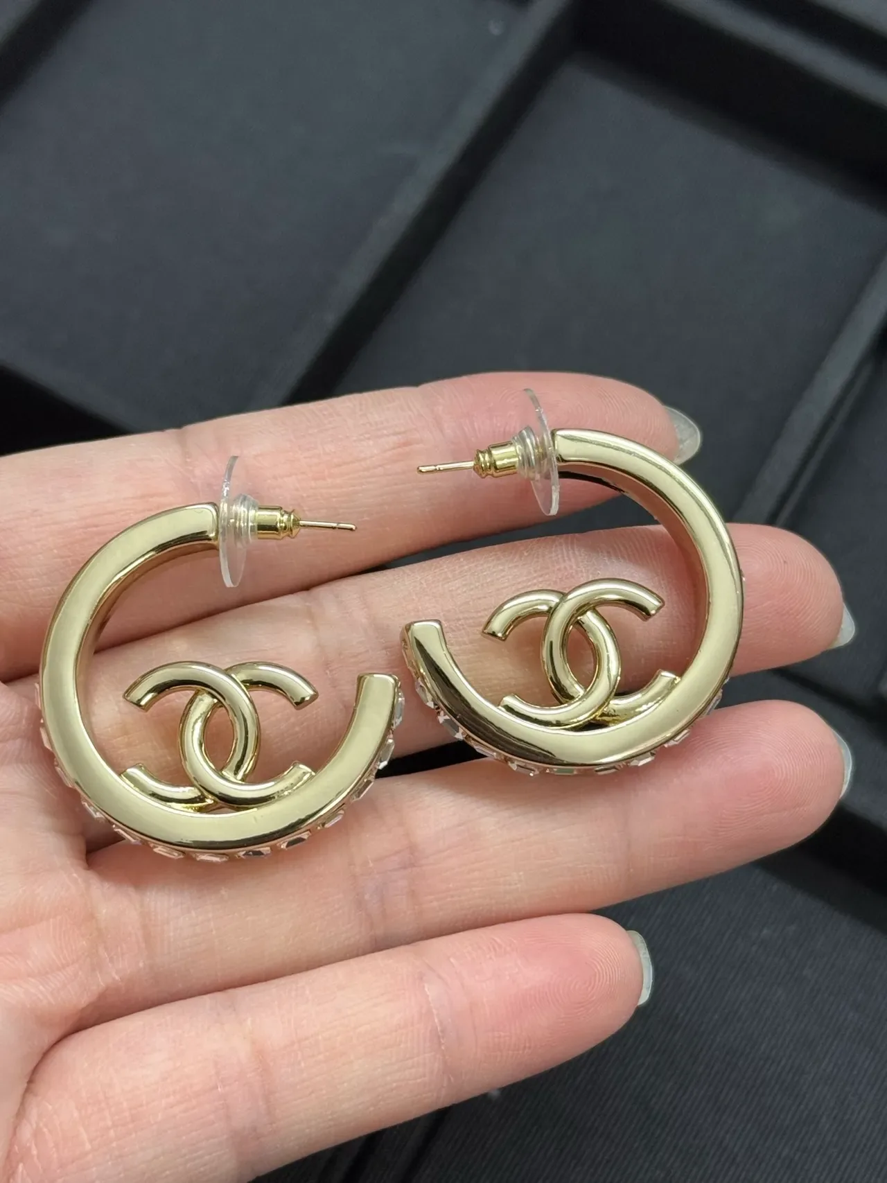 Chanel CC 圈耳 晶钻镶嵌 金色耳环 4