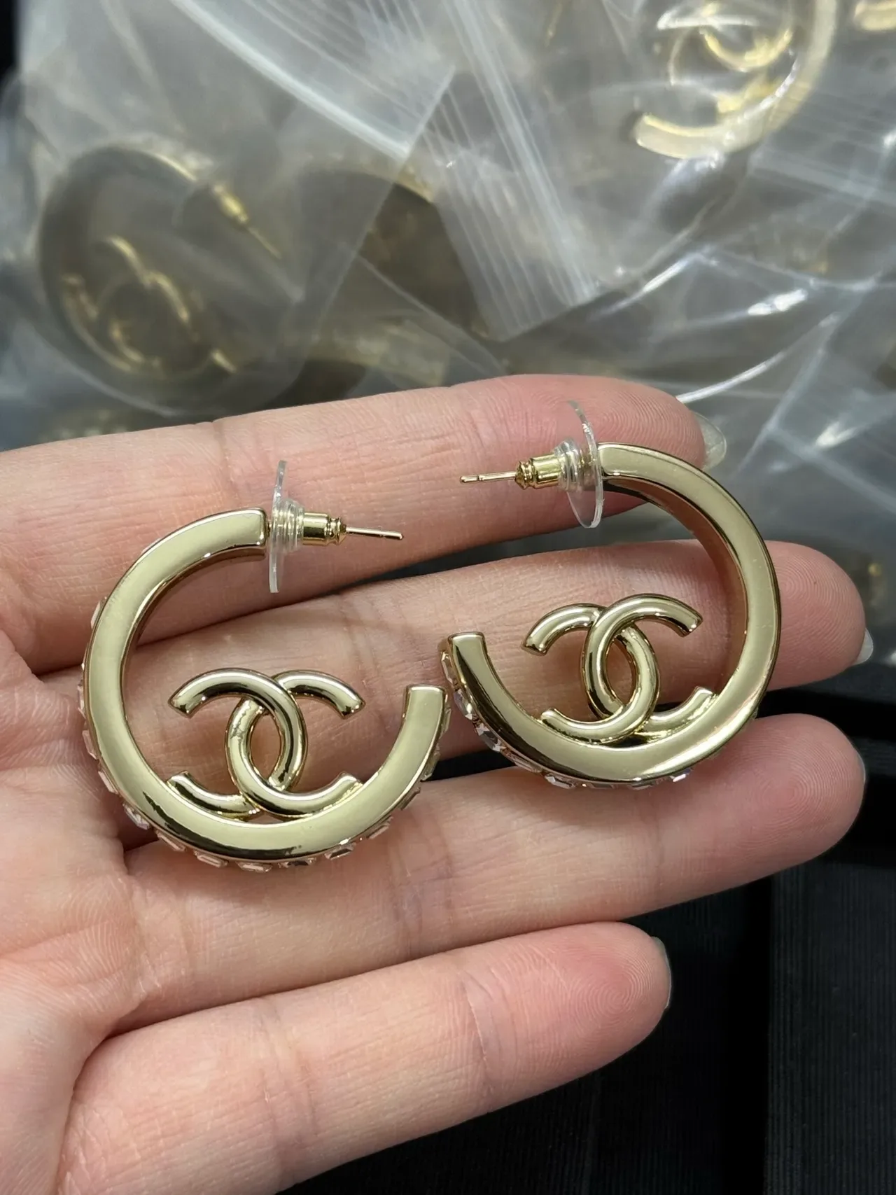 Chanel CC 圈耳 晶钻镶嵌 金色耳环 5