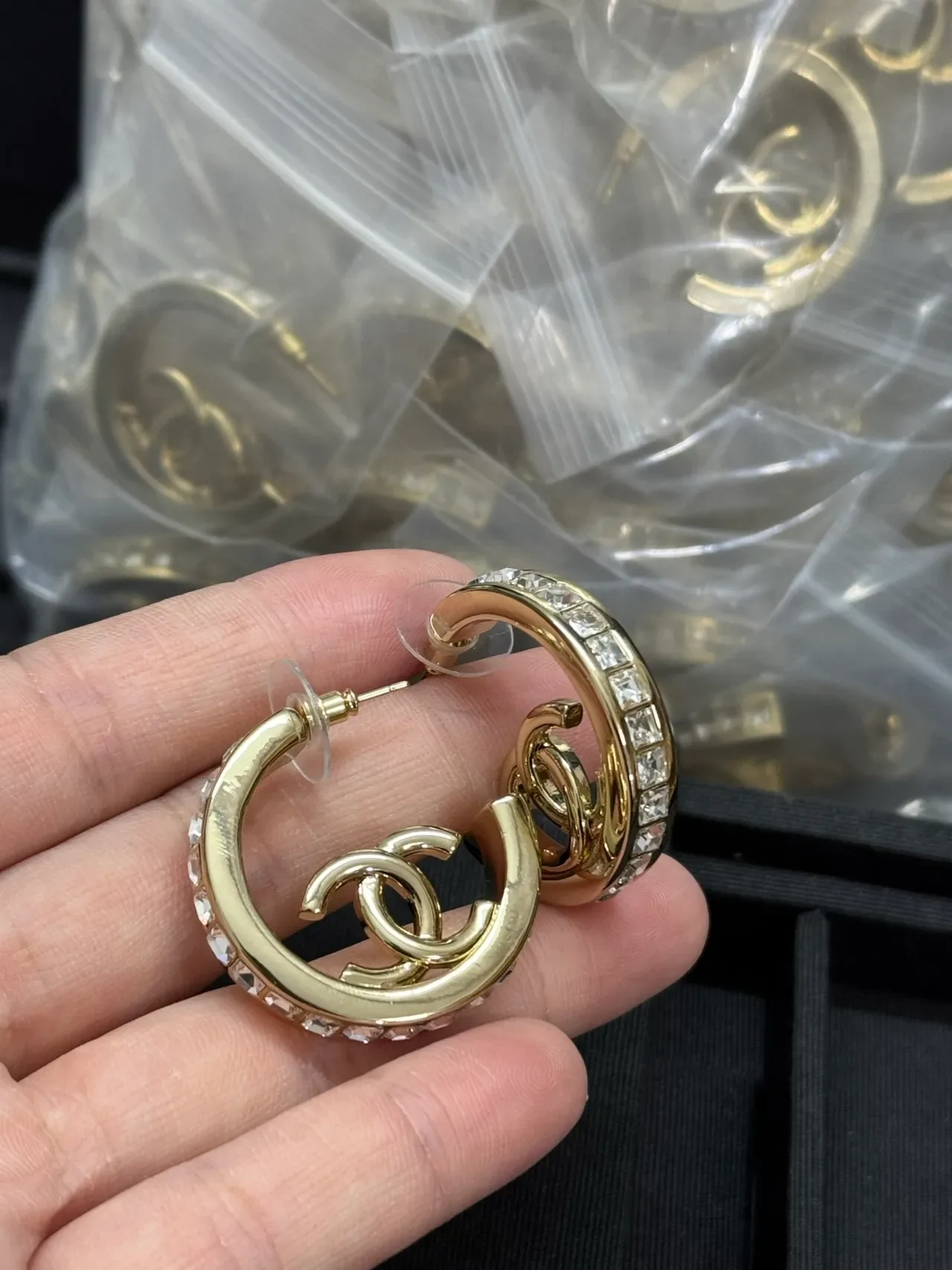 Chanel CC 圈耳 晶钻镶嵌 金色耳环 6