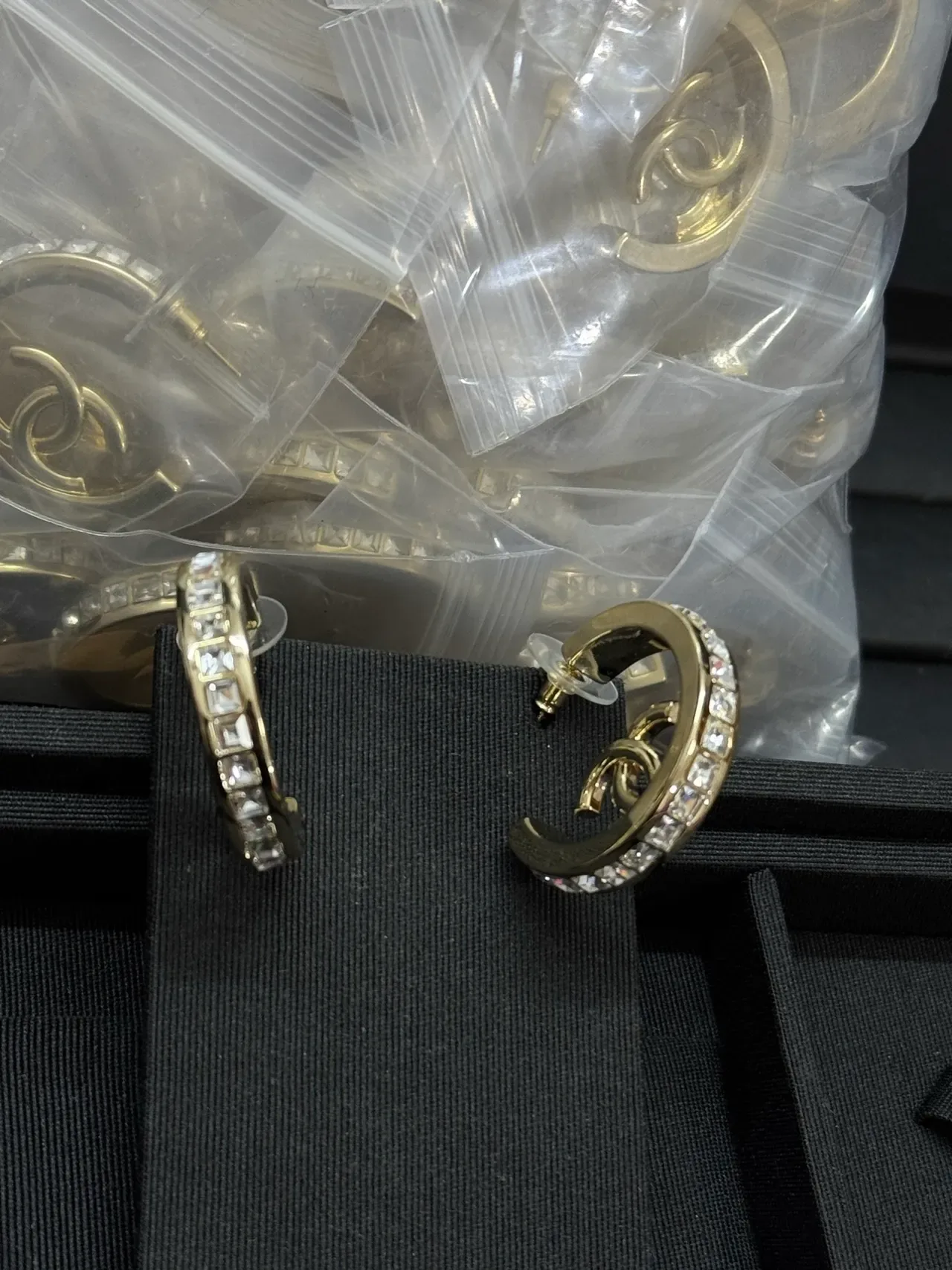 Chanel CC 圈耳 晶钻镶嵌 金色耳环 7