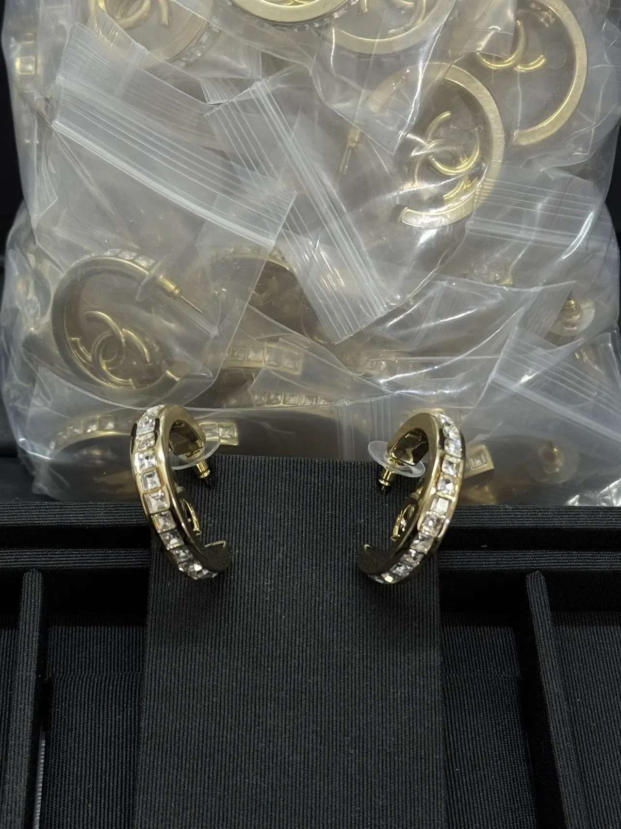 Chanel CC 圈耳 晶钻镶嵌 金色耳环 8