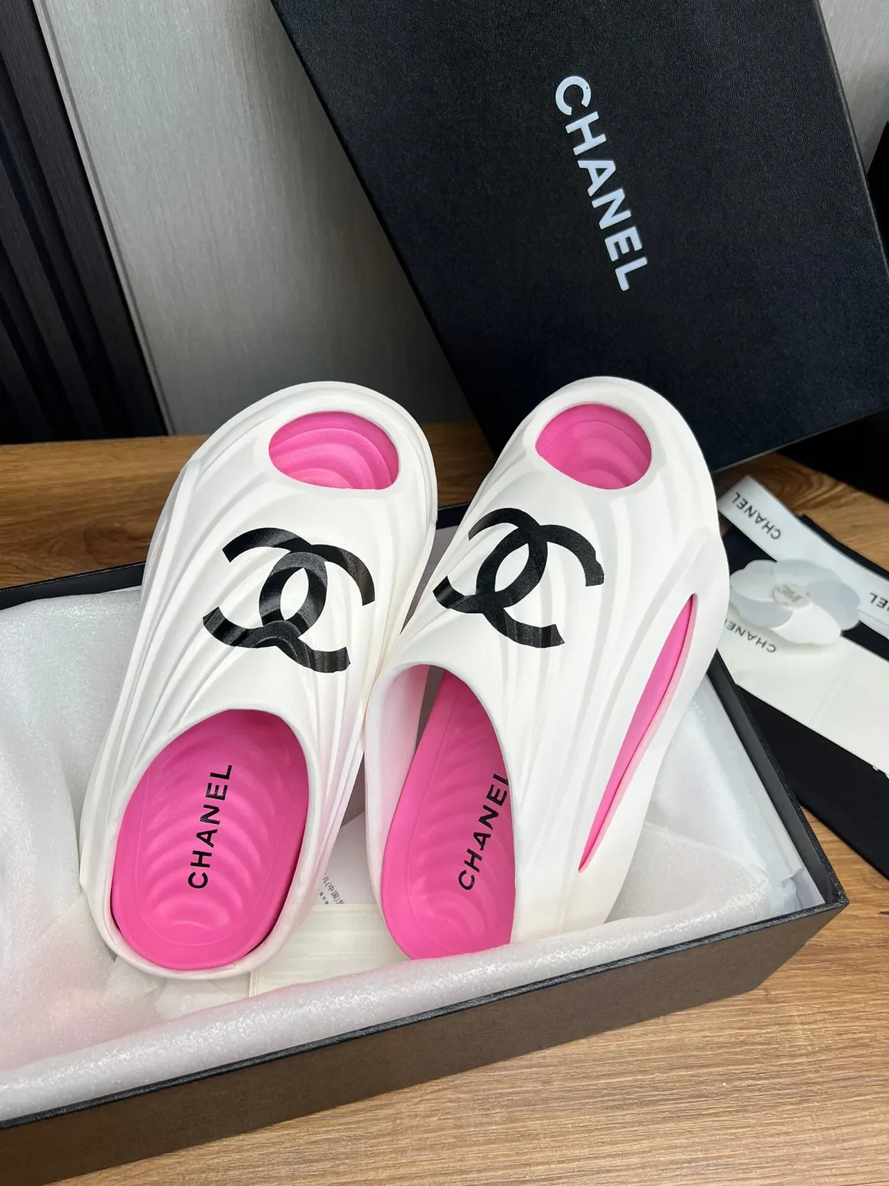 Chanel CC Slide White and Pink Slippers 4
