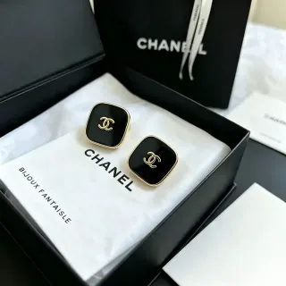 Chanel CC Square 黑色珐琅镀金耳钉