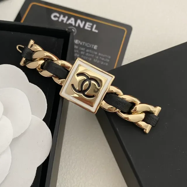 Chanel Pulseira Corrente de Elos Dourada Preta Cinto Couro Curb 4