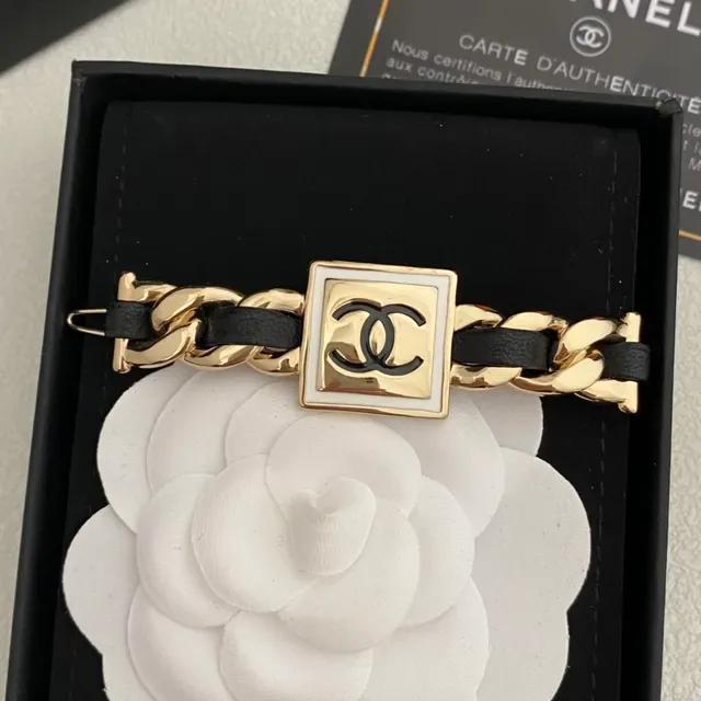 Chanel Pulseira Corrente de Elos Dourada Preta Cinto Couro Curb 5