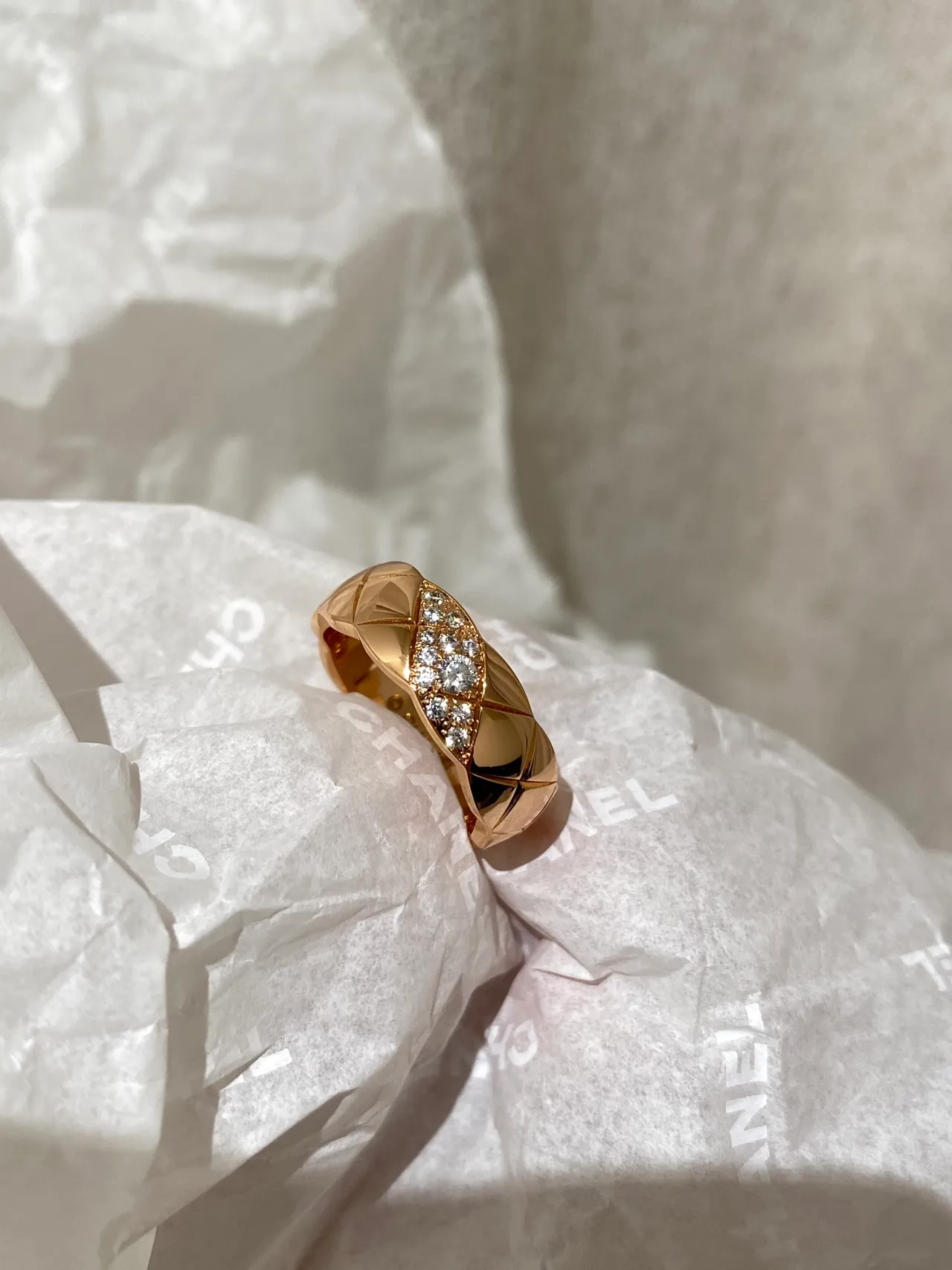 Chanel Coco Crush Ouro Prata Quiltada Corte Diamante Faixa Pavé-Set Detalhe Cristal Anel 4