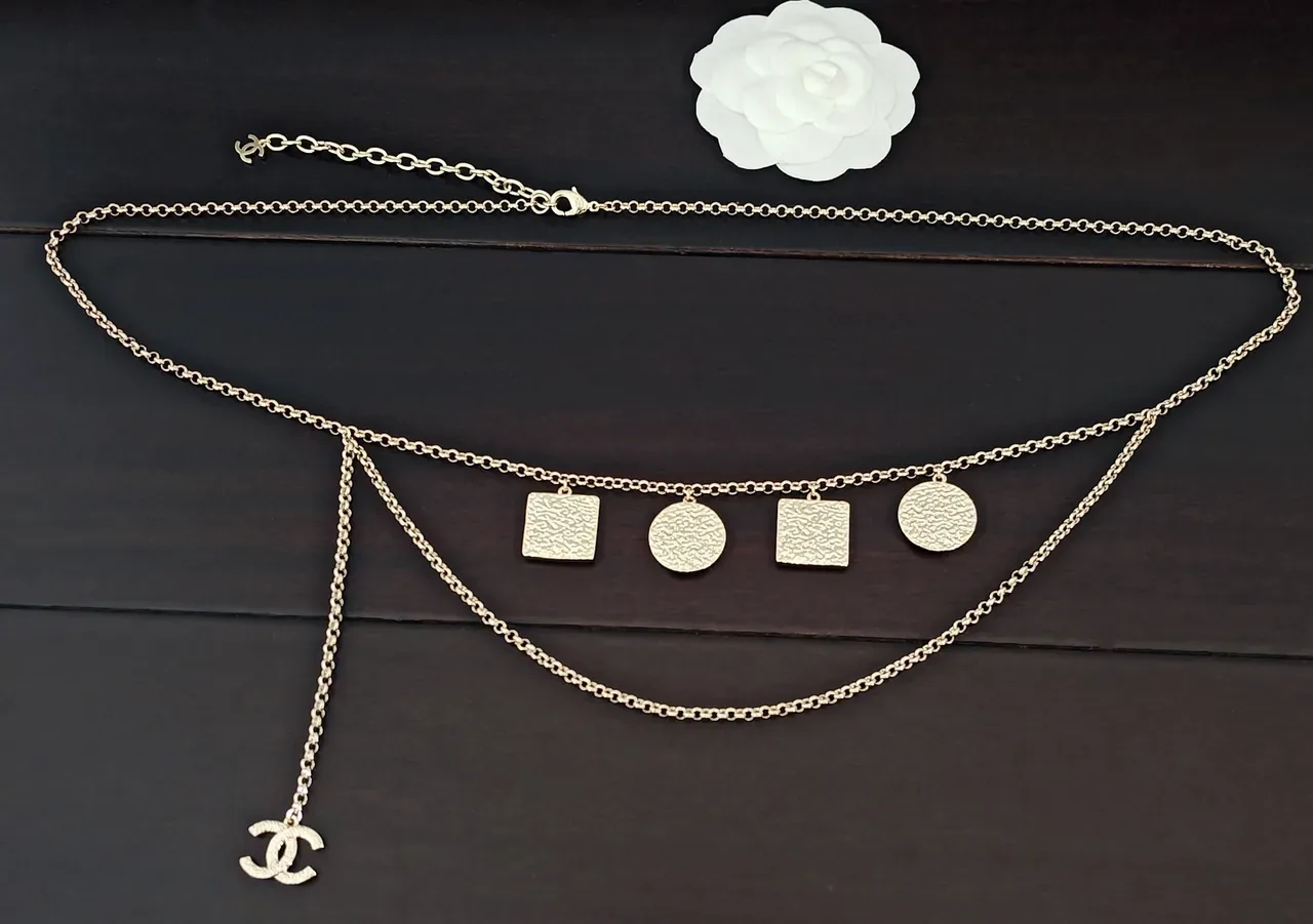 Chanel Coco Émail Charm Collier Tono Doré 2