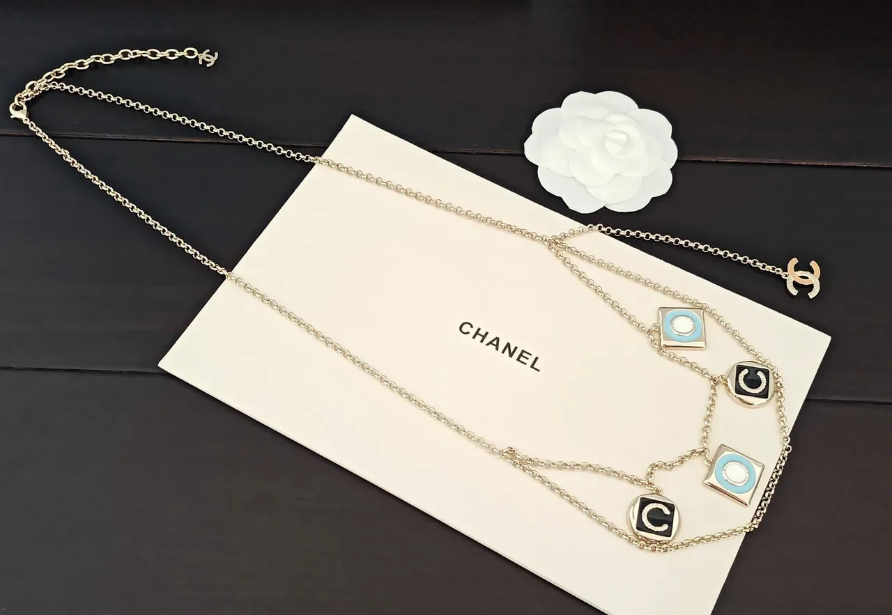 Chanel Coco Émail Charm Collier Tono Doré 4
