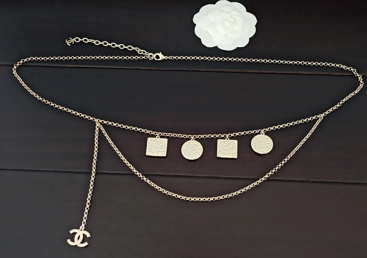 Chanel Coco Émail Charm Collier Tono Doré 5