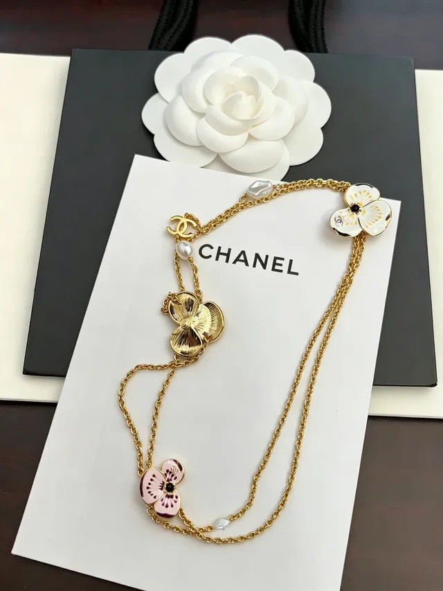 Chanel Floral Enamel and Pearl Gold-Tone Chain Necklace 2