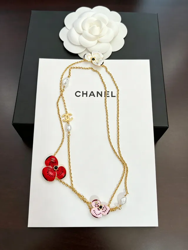 Chanel Floral Enamel and Pearl Gold-Tone Chain Necklace 9