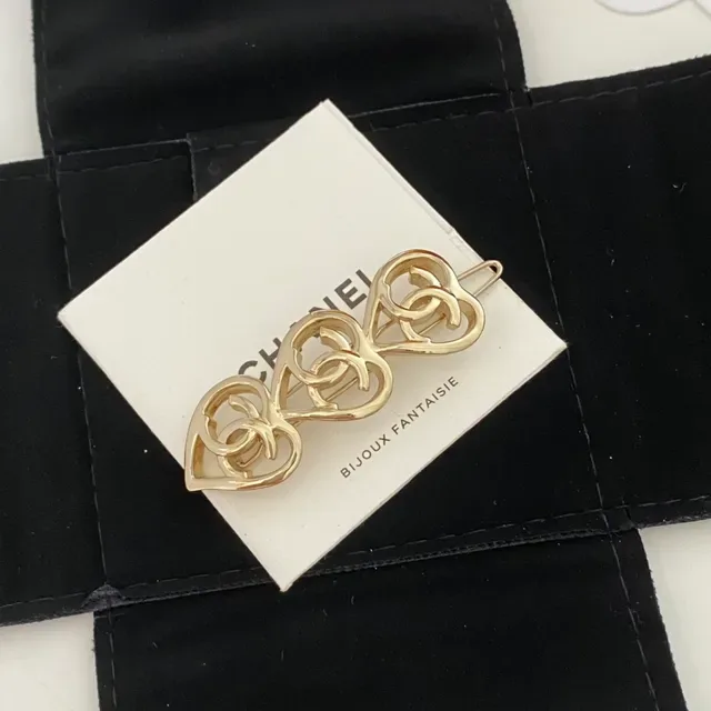 Chanel Broche Or Noir Métal Triple Cœur 4