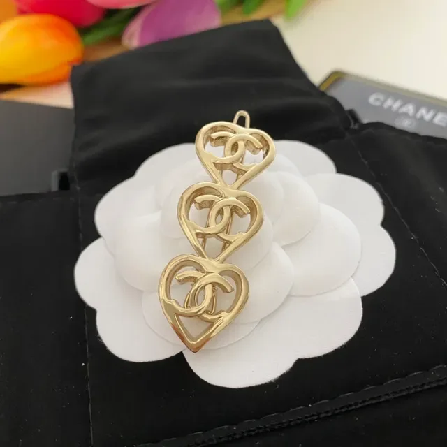 Chanel Broche Or Noir Métal Triple Cœur 5