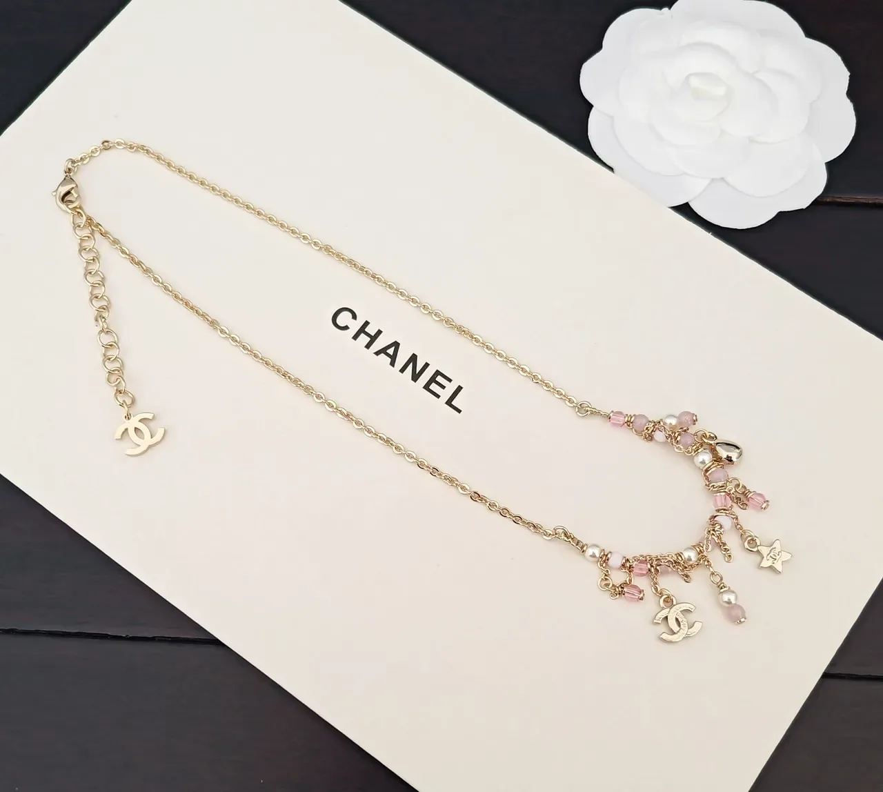 Collar Chanel Cadena de Oro Rosa Multi-Charm 3