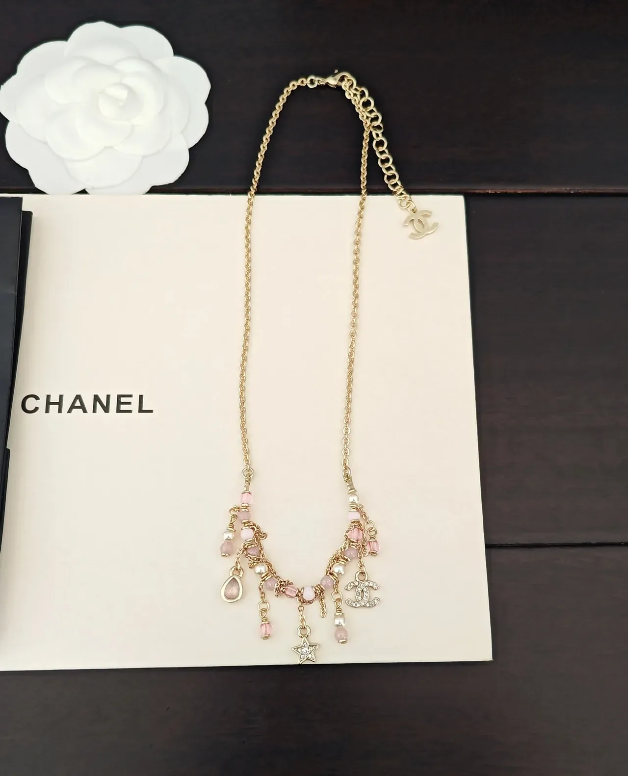 Collar Chanel Cadena de Oro Rosa Multi-Charm 5