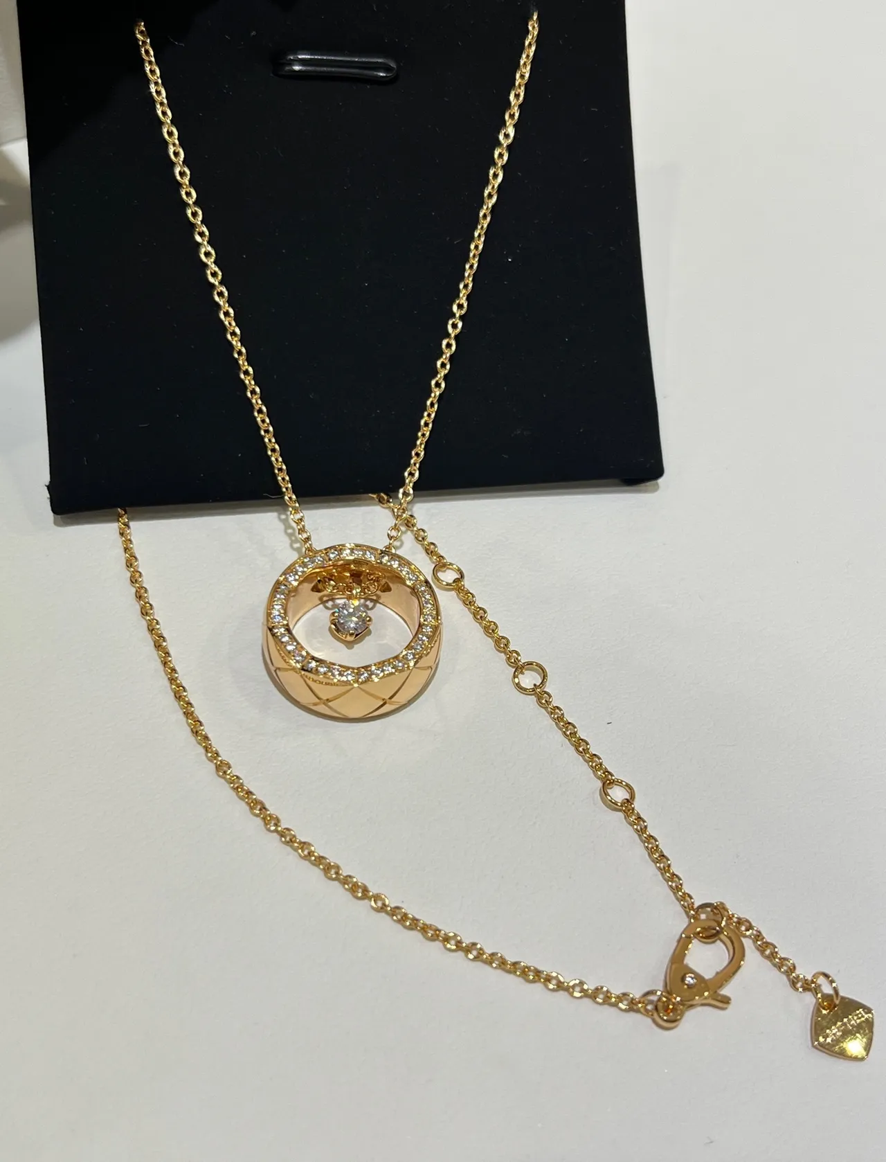Collier Chanel or jaune Pavé diamant cercle ouvert pendentif 4