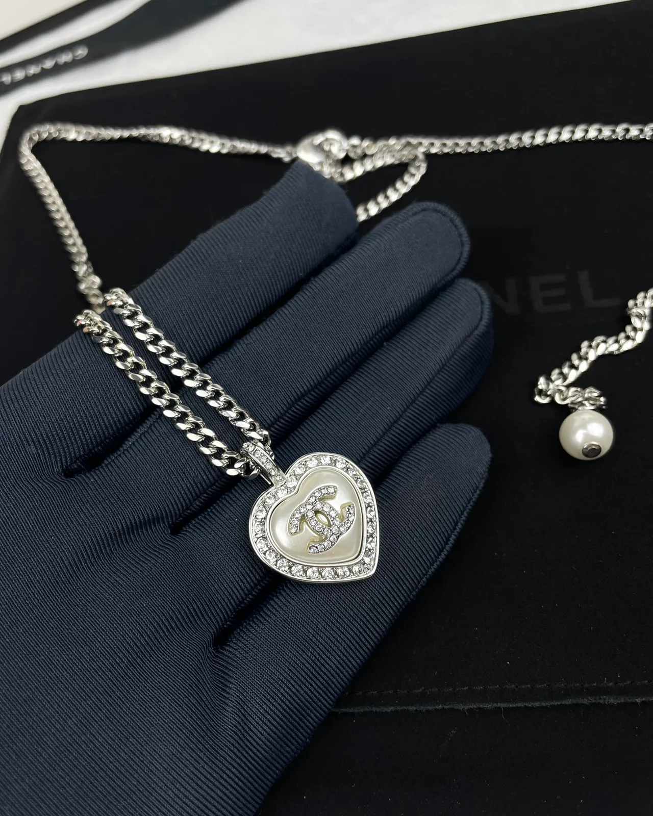 Chanel Heart Black Silver Pendant Pavé Crystal Border Necklace 8