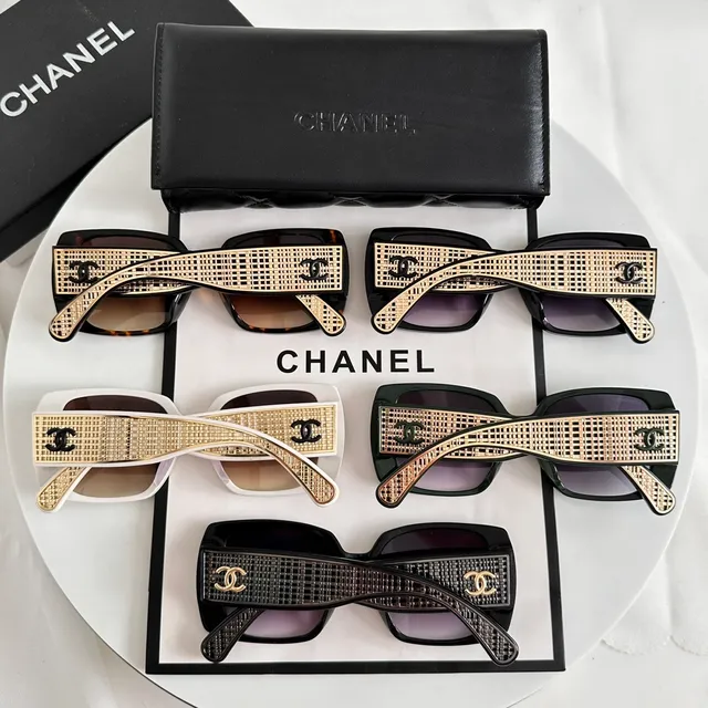 Chanel Lattice Black Gold Rectangular Frame Construction Sunglasses 4