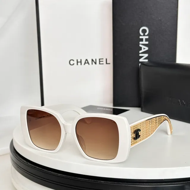 Chanel Lattice Black Gold Rectangular Frame Construction Sunglasses 6