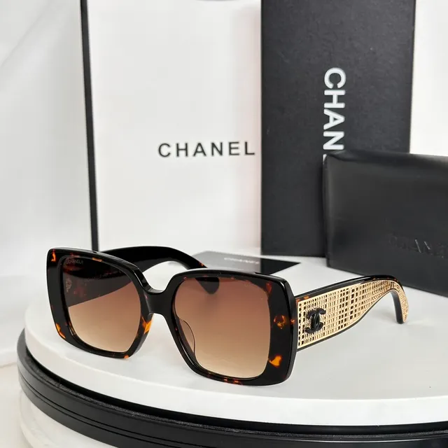 Chanel Lattice Black Gold Rectangular Frame Construction Sunglasses 8