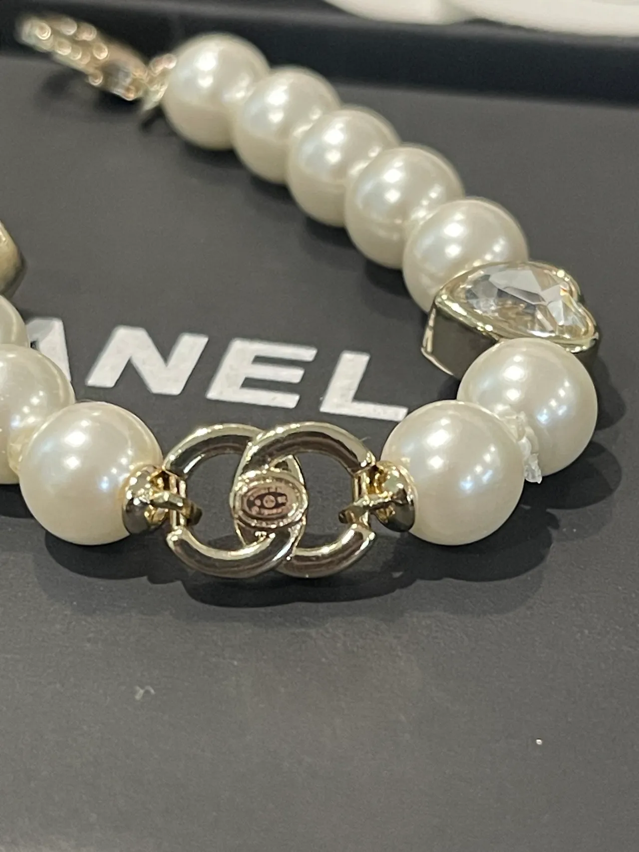 Chanel Bracelet perles or blanc cœurs-crystals accents bracelet 3