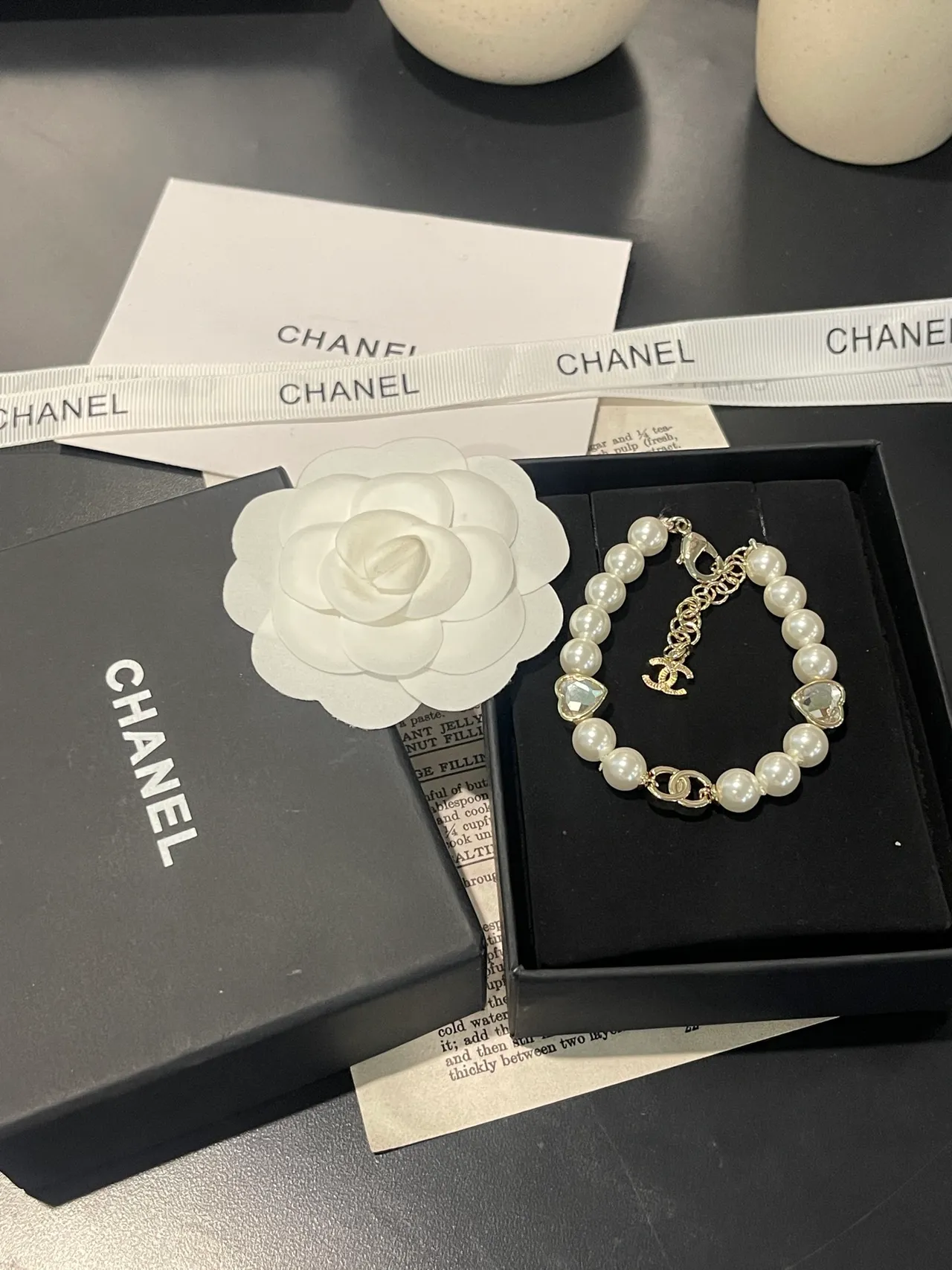 Chanel Bracelet perles or blanc cœurs-crystals accents bracelet 9