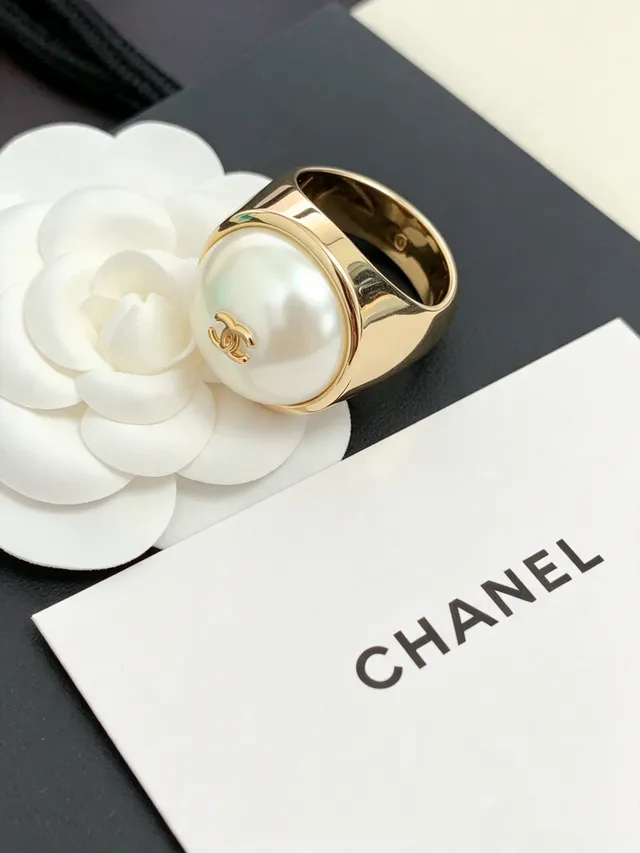 Chanel Pearl Signet Ring Gold-Tone White Pearl Ring 5
