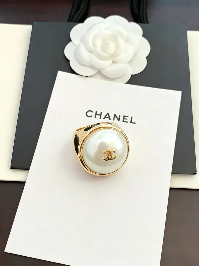 Chanel Pearl Signet Ring Gold-Tone White Pearl Ring 7