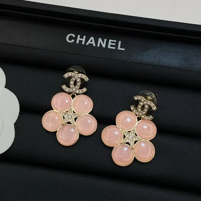Chanel Boucles d'Oreilles Rose Beige Floral Cluster Cabochon 2